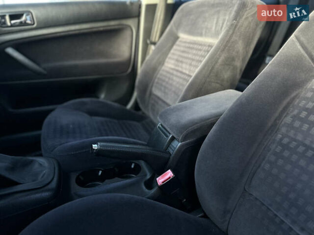 Серый Фольксваген Пассат, объемом двигателя 2 л и пробегом 256 тыс. км за 5600 $, фото 24 на Automoto.ua