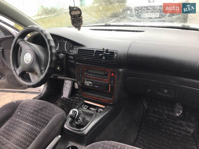 Серый Фольксваген Пассат, объемом двигателя 1.98 л и пробегом 355 тыс. км за 4000 $, фото 14 на Automoto.ua