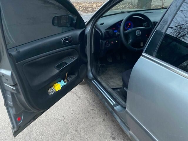 Серый Фольксваген Пассат, объемом двигателя 1.6 л и пробегом 271 тыс. км за 5200 $, фото 11 на Automoto.ua