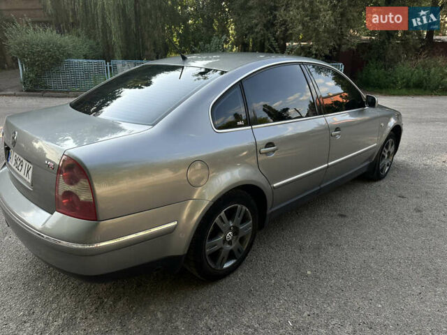 Серый Фольксваген Пассат, объемом двигателя 2.32 л и пробегом 388 тыс. км за 4650 $, фото 4 на Automoto.ua