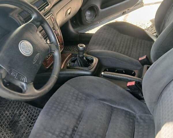 Серый Фольксваген Пассат, объемом двигателя 1.9 л и пробегом 254 тыс. км за 3700 $, фото 2 на Automoto.ua