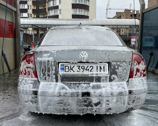 Серый Фольксваген Пассат, объемом двигателя 1.6 л и пробегом 286 тыс. км за 5200 $, фото 3 на Automoto.ua