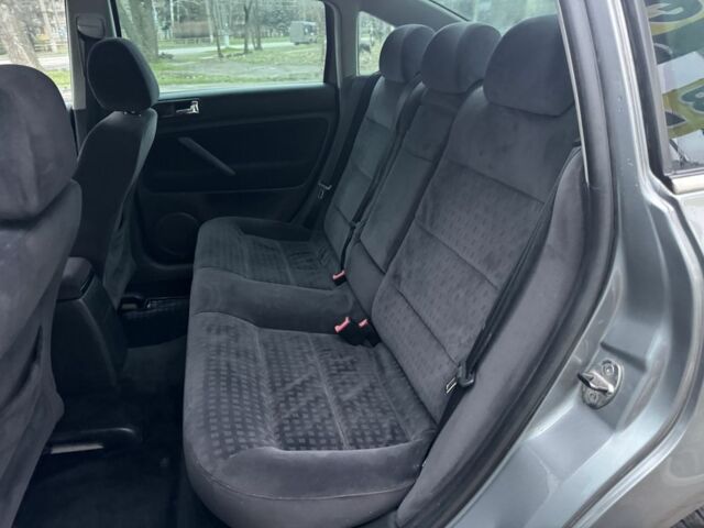 Серый Фольксваген Пассат, объемом двигателя 2.5 л и пробегом 325 тыс. км за 5350 $, фото 9 на Automoto.ua