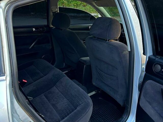 Серый Фольксваген Пассат, объемом двигателя 1.6 л и пробегом 206 тыс. км за 3800 $, фото 4 на Automoto.ua