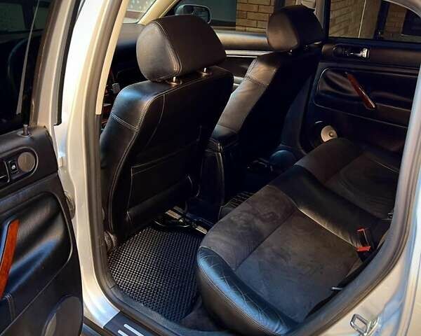 Серый Фольксваген Пассат, объемом двигателя 1.78 л и пробегом 330 тыс. км за 5400 $, фото 8 на Automoto.ua