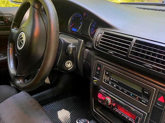 Сірий Фольксваген Пассат, об'ємом двигуна 1.8 л та пробігом 296 тис. км за 5700 $, фото 7 на Automoto.ua