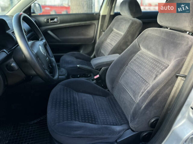 Серый Фольксваген Пассат, объемом двигателя 2 л и пробегом 256 тыс. км за 5600 $, фото 23 на Automoto.ua