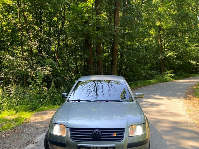 Сірий Фольксваген Пассат, об'ємом двигуна 1.8 л та пробігом 296 тис. км за 5700 $, фото 1 на Automoto.ua