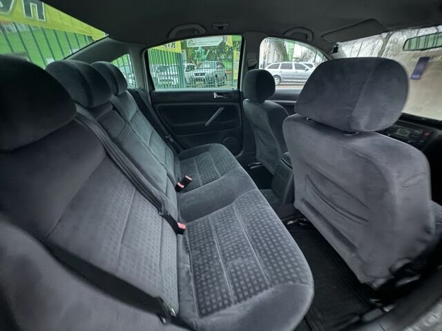 Серый Фольксваген Пассат, объемом двигателя 2.5 л и пробегом 325 тыс. км за 5350 $, фото 10 на Automoto.ua