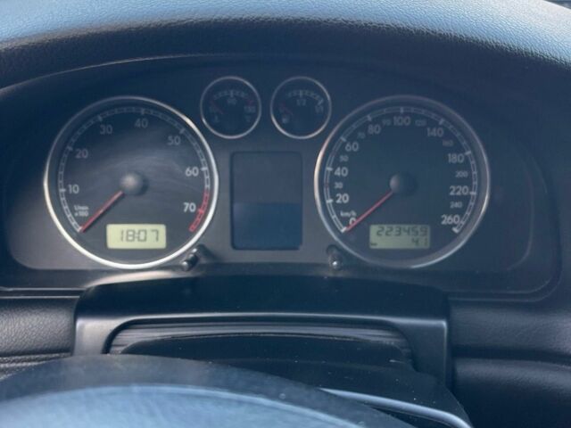 Серый Фольксваген Пассат, объемом двигателя 1.8 л и пробегом 223 тыс. км за 5300 $, фото 13 на Automoto.ua