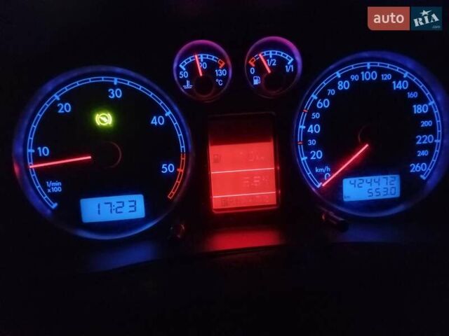 Серый Фольксваген Пассат, объемом двигателя 2.5 л и пробегом 424 тыс. км за 5150 $, фото 25 на Automoto.ua