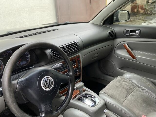 Серый Фольксваген Пассат, объемом двигателя 1.8 л и пробегом 311 тыс. км за 3500 $, фото 2 на Automoto.ua