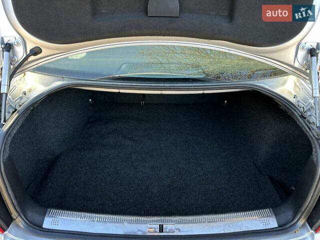 Серый Фольксваген Пассат, объемом двигателя 2 л и пробегом 256 тыс. км за 5600 $, фото 47 на Automoto.ua