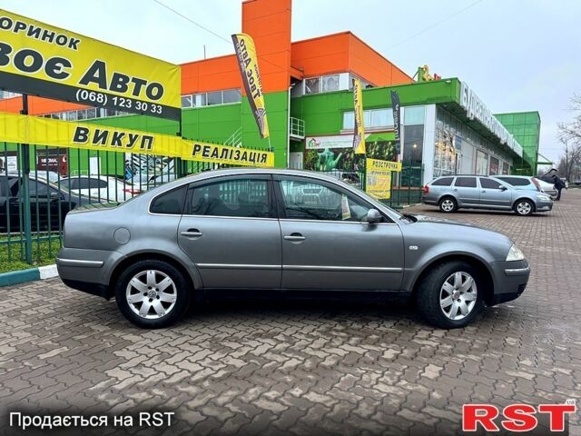 Серый Фольксваген Пассат, объемом двигателя 2.5 л и пробегом 325 тыс. км за 5350 $, фото 5 на Automoto.ua