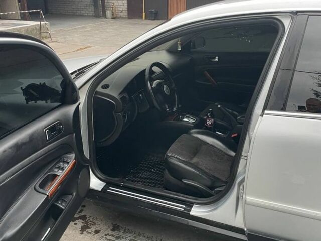 Серый Фольксваген Пассат, объемом двигателя 1.8 л и пробегом 355 тыс. км за 4200 $, фото 7 на Automoto.ua