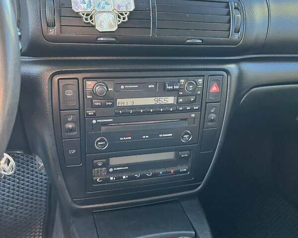 Сірий Фольксваген Пассат, об'ємом двигуна 2 л та пробігом 298 тис. км за 4500 $, фото 11 на Automoto.ua