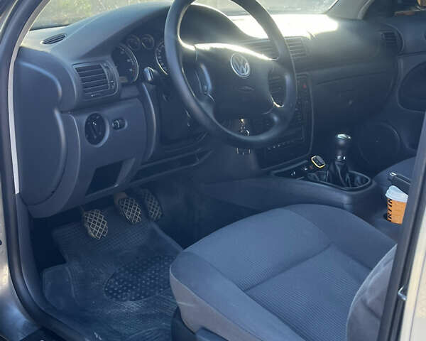 Сірий Фольксваген Пассат, об'ємом двигуна 1.6 л та пробігом 280 тис. км за 6300 $, фото 15 на Automoto.ua