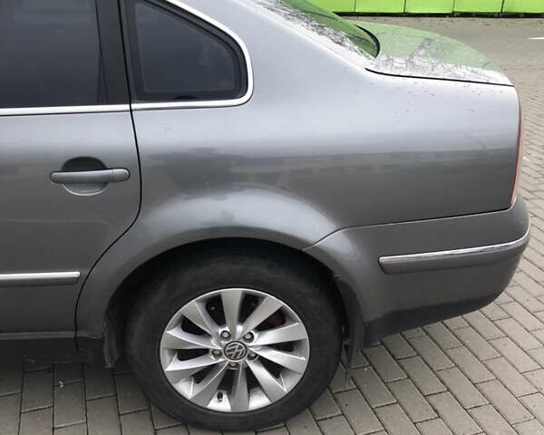 Серый Фольксваген Пассат, объемом двигателя 1.8 л и пробегом 273 тыс. км за 5200 $, фото 6 на Automoto.ua