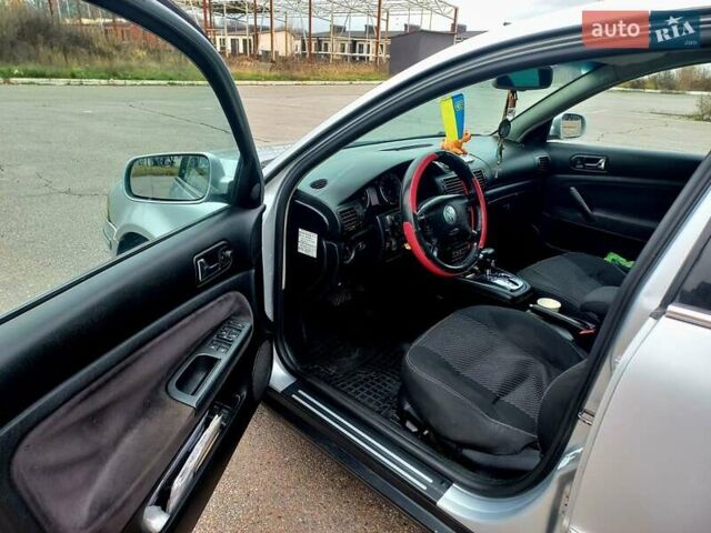 Серый Фольксваген Пассат, объемом двигателя 2.5 л и пробегом 424 тыс. км за 5150 $, фото 16 на Automoto.ua