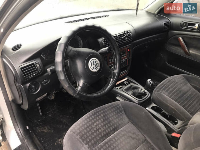 Серый Фольксваген Пассат, объемом двигателя 1.98 л и пробегом 355 тыс. км за 4000 $, фото 13 на Automoto.ua