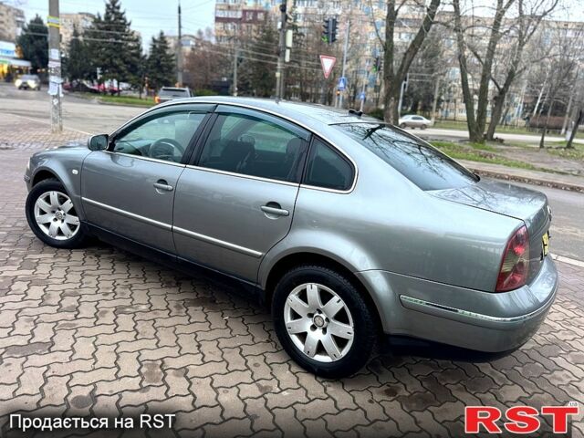 Серый Фольксваген Пассат, объемом двигателя 2.5 л и пробегом 325 тыс. км за 5350 $, фото 3 на Automoto.ua