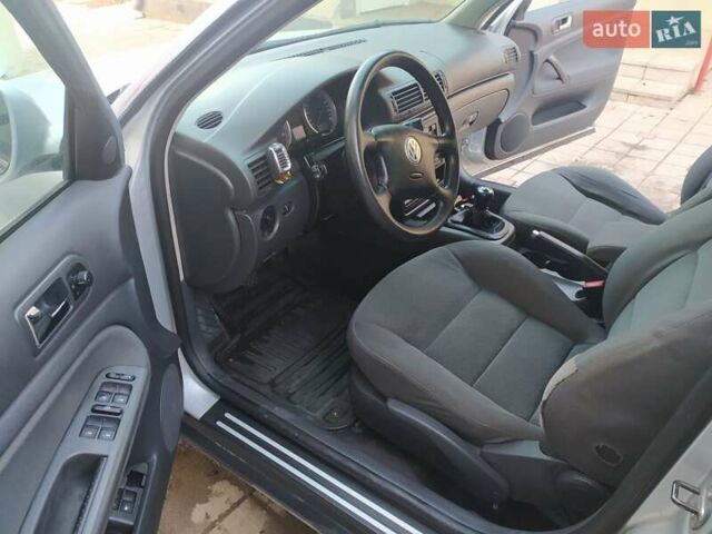 Серый Фольксваген Пассат, объемом двигателя 1.6 л и пробегом 200 тыс. км за 4900 $, фото 4 на Automoto.ua