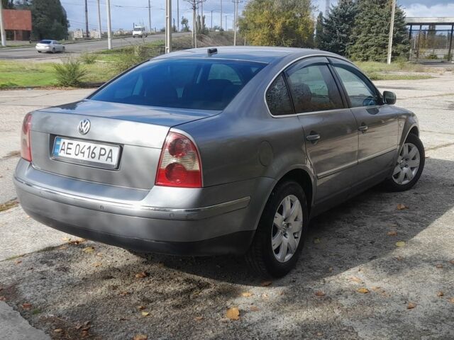 Серый Фольксваген Пассат, объемом двигателя 2.5 л и пробегом 320 тыс. км за 4500 $, фото 2 на Automoto.ua