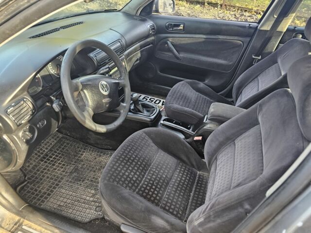 Сірий Фольксваген Пассат, об'ємом двигуна 2 л та пробігом 400 тис. км за 1300 $, фото 7 на Automoto.ua