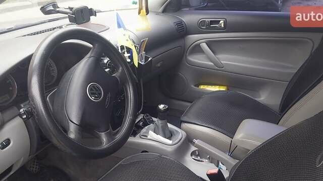 Серый Фольксваген Пассат, объемом двигателя 1.78 л и пробегом 301 тыс. км за 5000 $, фото 3 на Automoto.ua