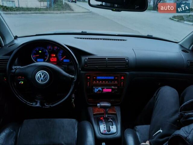 Серый Фольксваген Пассат, объемом двигателя 1.8 л и пробегом 430 тыс. км за 4350 $, фото 12 на Automoto.ua