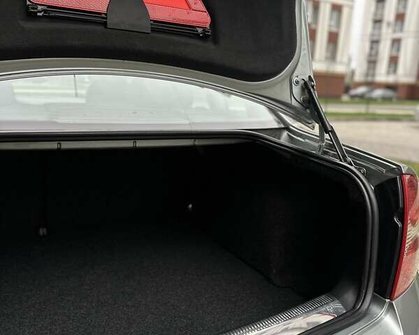 Сірий Фольксваген Пассат, об'ємом двигуна 1.9 л та пробігом 181 тис. км за 6100 $, фото 90 на Automoto.ua