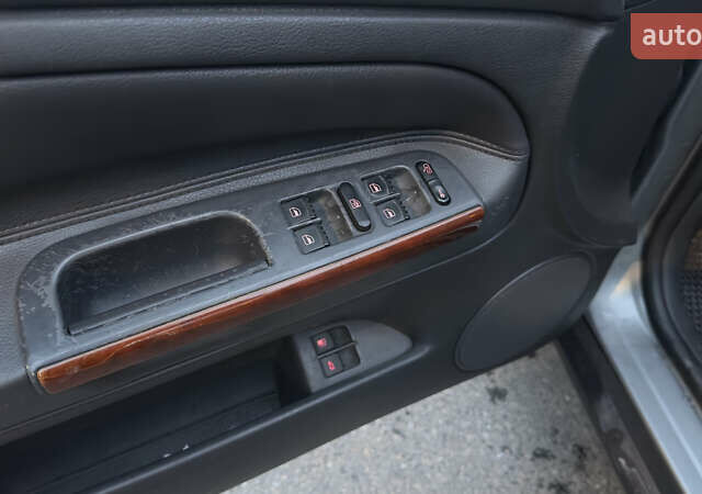 Серый Фольксваген Пассат, объемом двигателя 1.78 л и пробегом 280 тыс. км за 4200 $, фото 6 на Automoto.ua