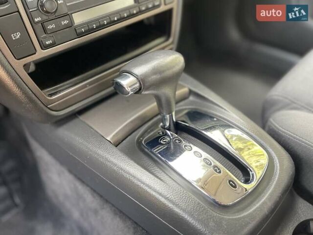 Фольксваген Пассат 2004 в Львове на Automoto.ua Серый Фольксваген Пассат, объемом двигателя 1.98 л и пробегом 197 тыс. км за 5400 $, фото 31 на Automoto.ua