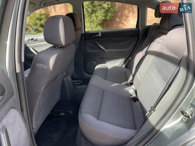 Фольксваген Пассат 2004 в Львове на Automoto.ua Серый Фольксваген Пассат, объемом двигателя 1.98 л и пробегом 197 тыс. км за 5400 $, фото 16 на Automoto.ua