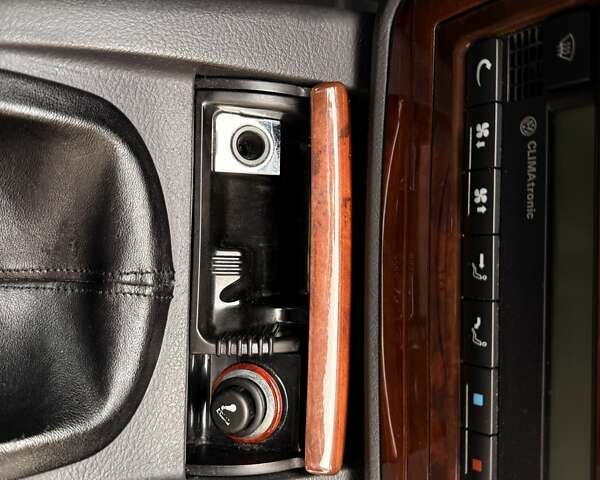 Серый Фольксваген Пассат, объемом двигателя 1.6 л и пробегом 224 тыс. км за 5300 $, фото 15 на Automoto.ua