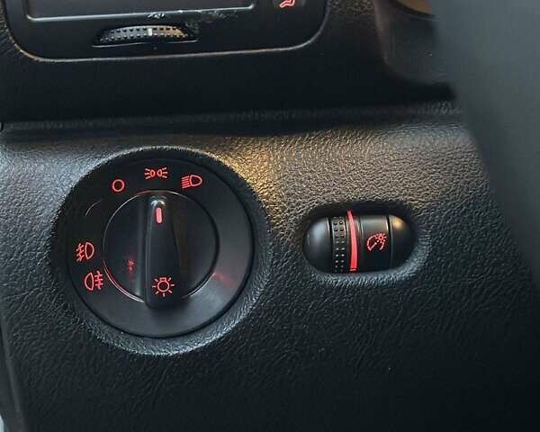 Сірий Фольксваген Пассат, об'ємом двигуна 1.78 л та пробігом 318 тис. км за 3300 $, фото 34 на Automoto.ua