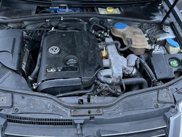 Серый Фольксваген Пассат, объемом двигателя 1.8 л и пробегом 285 тыс. км за 3900 $, фото 18 на Automoto.ua