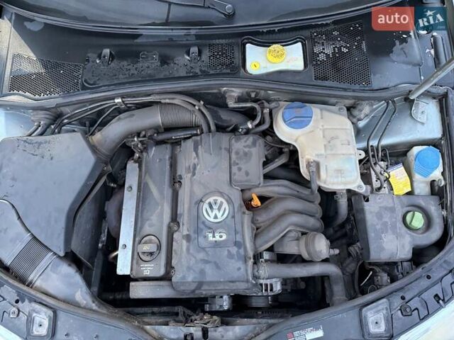 Серый Фольксваген Пассат, объемом двигателя 1.6 л и пробегом 224 тыс. км за 5300 $, фото 10 на Automoto.ua