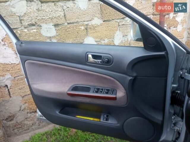 Серый Фольксваген Пассат, объемом двигателя 1.78 л и пробегом 330 тыс. км за 5000 $, фото 1 на Automoto.ua