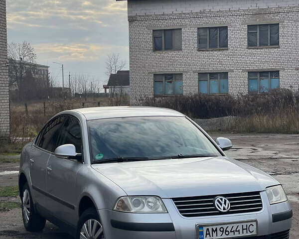 Сірий Фольксваген Пассат, об'ємом двигуна 1.6 л та пробігом 305 тис. км за 4500 $, фото 1 на Automoto.ua