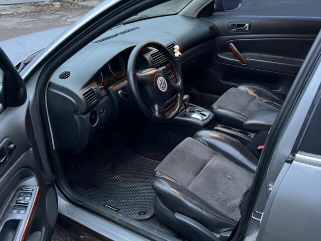 Серый Фольксваген Пассат, объемом двигателя 1.8 л и пробегом 285 тыс. км за 3900 $, фото 10 на Automoto.ua