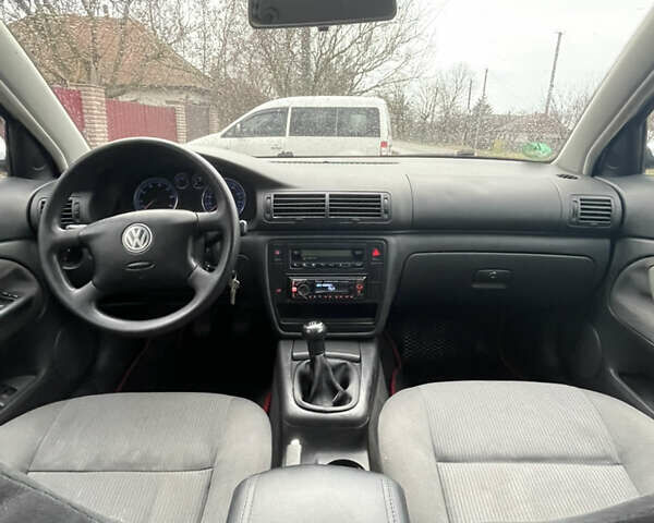 Сірий Фольксваген Пассат, об'ємом двигуна 1.6 л та пробігом 305 тис. км за 4500 $, фото 8 на Automoto.ua