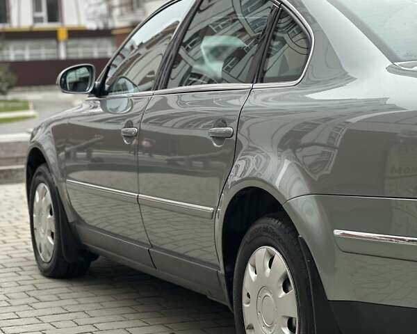 Сірий Фольксваген Пассат, об'ємом двигуна 1.9 л та пробігом 181 тис. км за 6100 $, фото 36 на Automoto.ua