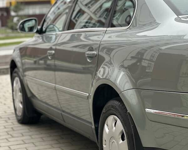 Сірий Фольксваген Пассат, об'ємом двигуна 1.9 л та пробігом 181 тис. км за 6100 $, фото 34 на Automoto.ua