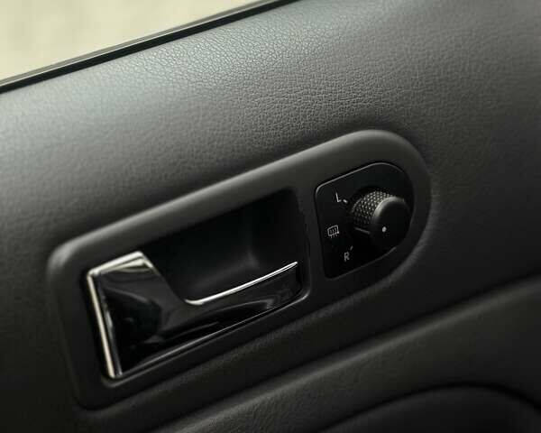 Сірий Фольксваген Пассат, об'ємом двигуна 1.9 л та пробігом 181 тис. км за 6100 $, фото 43 на Automoto.ua