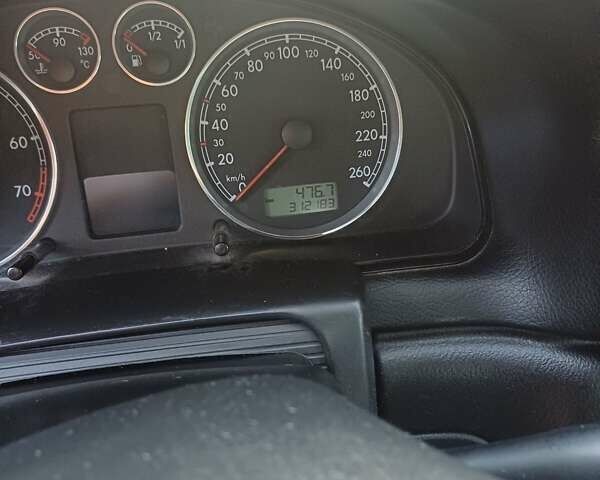 Сірий Фольксваген Пассат, об'ємом двигуна 1.8 л та пробігом 312 тис. км за 4600 $, фото 7 на Automoto.ua