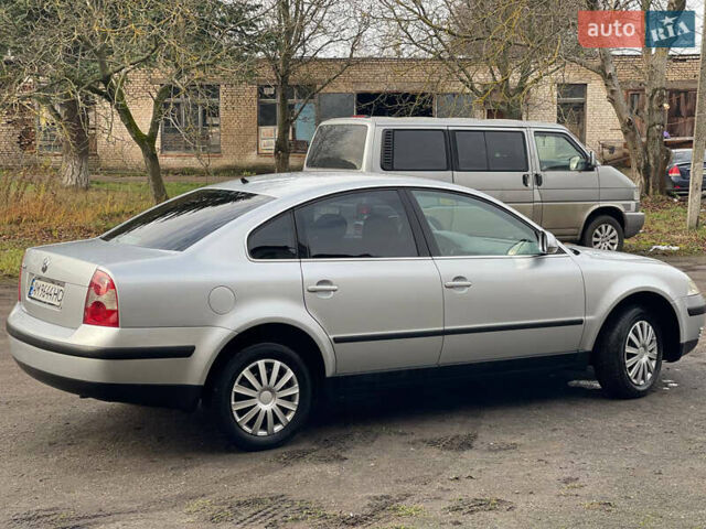 Сірий Фольксваген Пассат, об'ємом двигуна 1.6 л та пробігом 305 тис. км за 4500 $, фото 2 на Automoto.ua