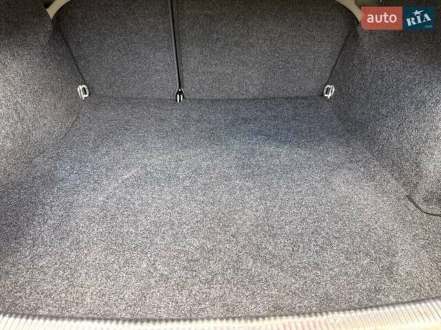 Серый Фольксваген Пассат, объемом двигателя 1.6 л и пробегом 224 тыс. км за 5300 $, фото 30 на Automoto.ua