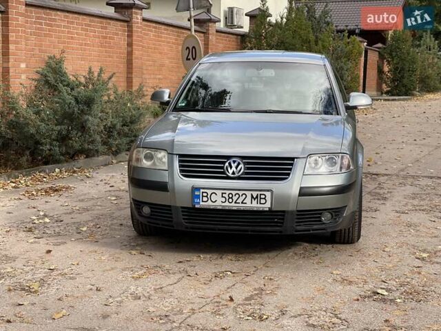 Фольксваген Пассат 2004 в Львове на Automoto.ua Серый Фольксваген Пассат, объемом двигателя 1.98 л и пробегом 197 тыс. км за 5400 $, фото 2 на Automoto.ua