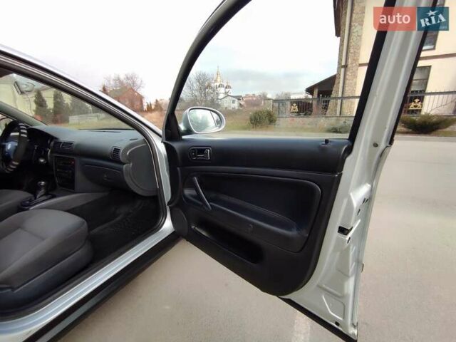 Серый Фольксваген Пассат, объемом двигателя 1.6 л и пробегом 232 тыс. км за 4750 $, фото 19 на Automoto.ua